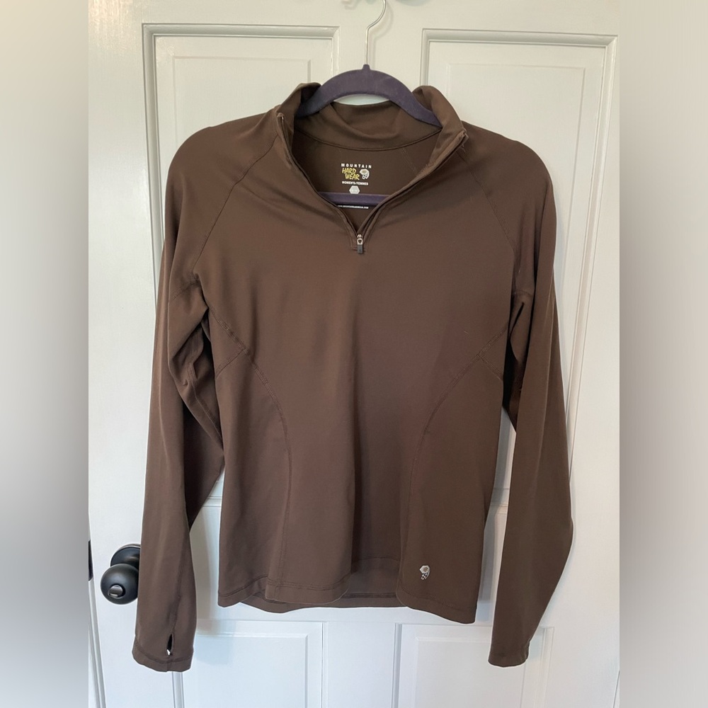 Women’s Mountain Hardware 1/4 Quarter zip top. Butter soft. Brown. Thumb holes.